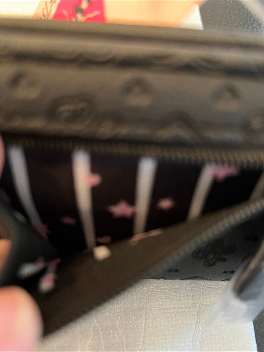 Luv Betsey by Betsey Johnson NWT Black Embossed Heart & Bow Women's Wallet. - Picture 6 of 7